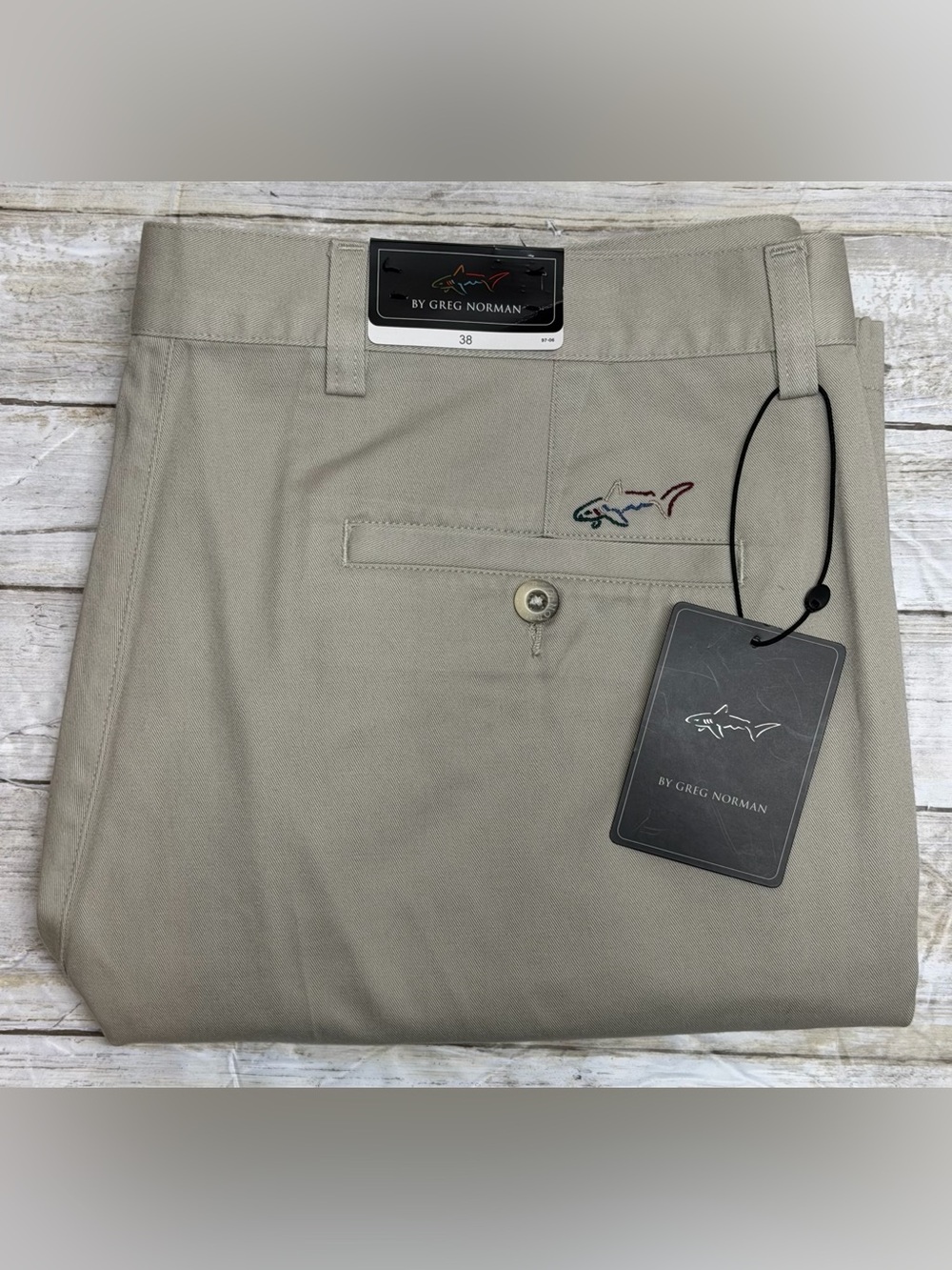 Greg Norman Collection Men’s Khaki Performance Chinos Golf Shorts Size 38 NWT